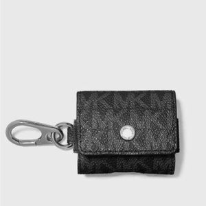 Michael kors AirPod case cover